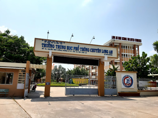 Trường THPT chuyên Long An