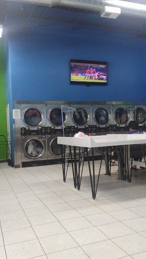 Laundromat «Suds Up Laundromat», reviews and photos, 540 Southbridge St, Worcester, MA 01610, USA