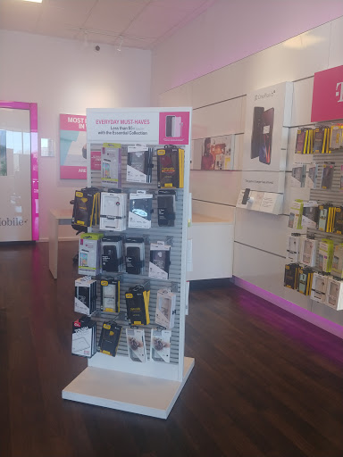 Cell Phone Store «T-Mobile», reviews and photos, 557 S 8th St, Colorado Springs, CO 80905, USA