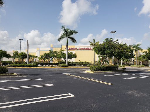 Movie Theater «Regal Cinemas Southland Mall 16», reviews and photos, 20505 S Dixie Hwy, Cutler Bay, FL 33189, USA