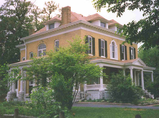 Bed & Breakfast «BEALL MANSION An Elegant Bed and Breakfast Inn», reviews and photos, 407 E 12th St, Alton, IL 62002, USA