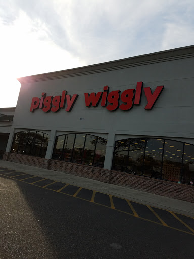 Grocery Store «Piggly Wiggly», reviews and photos, 122 US-17 BUS, Surfside Beach, SC 29575, USA