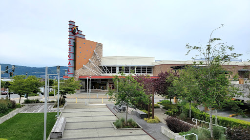 Movie Theater «Regal Cinemas Issaquah Highlands 12 IMAX & RPX», reviews and photos, 940 NE Park Dr, Issaquah, WA 98029, USA