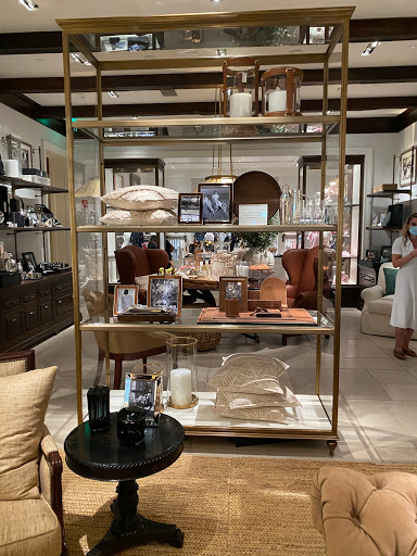 Clothing Store «Ralph Lauren», reviews and photos, 444 N Rodeo Dr, Beverly Hills, CA 90210, USA