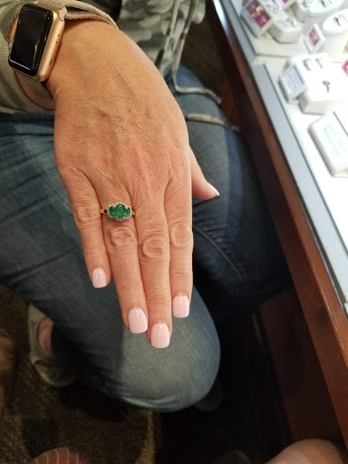 Jewelry Store «Zales - The Diamond Store», reviews and photos, 7604 Denton Hwy #220, Watauga, TX 76148, USA