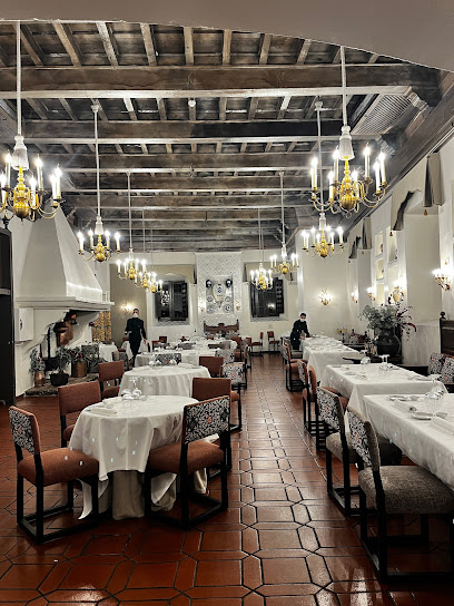 Restaurante Hostería del Estudiante - C. Colegios, 3, 28801 Alcalá de Henares, Madrid, Spain