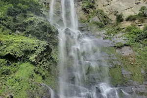 Baktlai Waterfall - বাকত্লাই জলপ্রপাত image