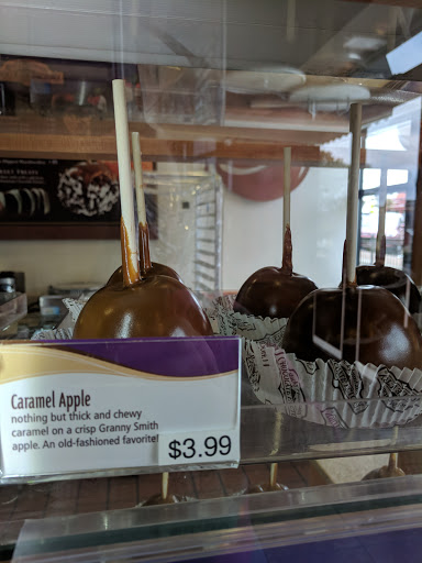 Ice Cream Shop «Cold Stone Creamery», reviews and photos, 14550 Clay Terrace Blvd #105, Carmel, IN 46032, USA