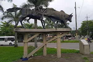 Monumento Coleo image