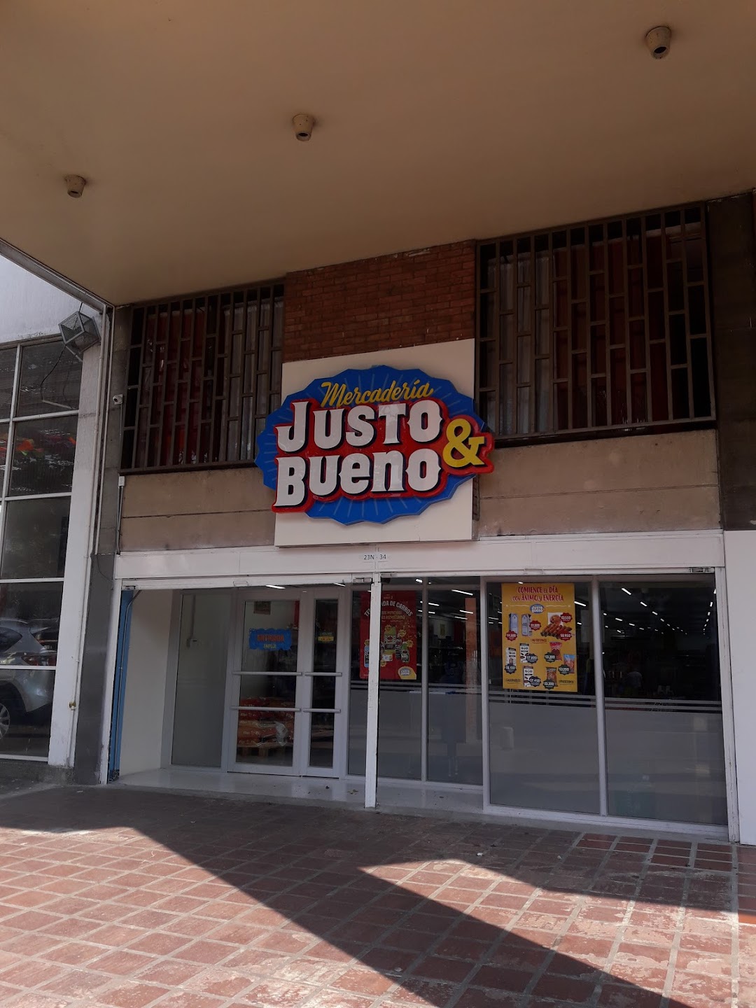 Mercaderia Justo & Bueno - Cali Av Las Americas