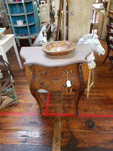 Antique Furniture Store «Jarfly Antique Market», reviews and photos, 47 Railroad Ave, Jefferson, GA 30549, USA
