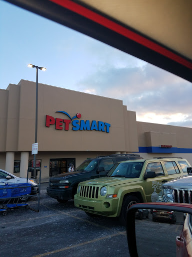 PetSmart, 3950 28th St SE, Kentwood, MI 49512, USA, 