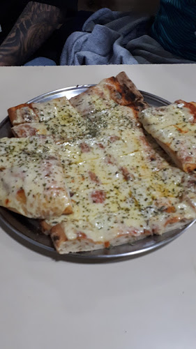 Pizzeria La Amistad - Montevideo