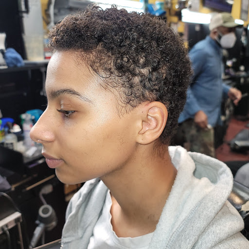 Barber Shop «100 Degrees Barber Shop», reviews and photos, 8120 Mall Pkwy #420, Lithonia, GA 30038, USA