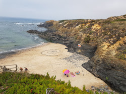 Praia de Nossa Senhora'in fotoğrafı düz bir kıyı şeridi ile birlikte
