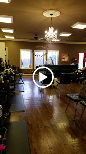 Beauty Salon «Red Door Salon», reviews and photos, 328 S High St, McMinnville, TN 37110, USA