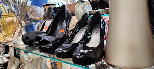 Clothing Store «Furry Friends Thrift», reviews and photos, 615 W Indiantown Rd, Jupiter, FL 33458, USA