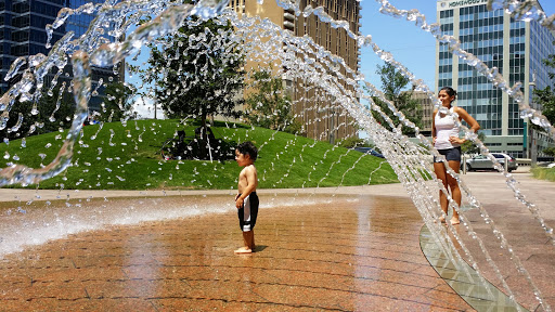 Park «Belo Garden», reviews and photos, 14 Main St & Griffin St. & Commerce St., Houston, TX 77002, USA