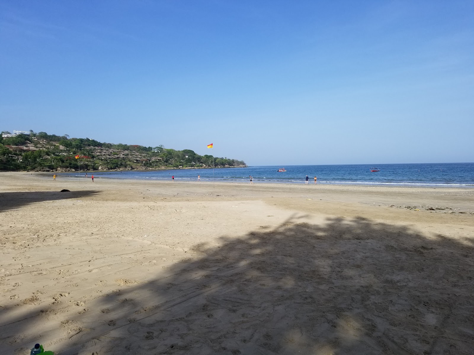 Foto von Muaya Beach mit sehr sauber Sauberkeitsgrad