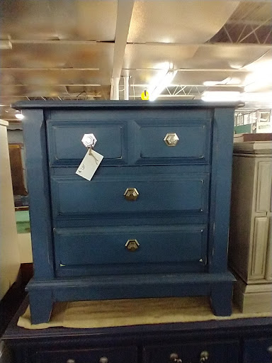 Used Furniture Store «C&D Second Chance», reviews and photos, 201 N Poplar Ave, Sanford, FL 32771, USA