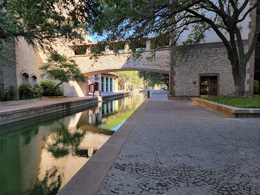 Tourist Attraction «Mandalay Canal Walk at Las Colinas», reviews and photos, 215 Mandalay Canal, Irving, TX 75039, USA