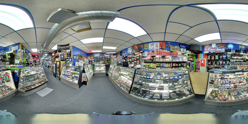 Tobacco Shop «Knuckleheads Tobacco & Gifts», reviews and photos, 550 State St, Madison, WI 53703, USA