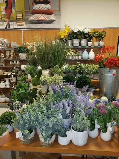 Department Store «T.J. Maxx», reviews and photos, 1751 Ritchie Station Ct, Capitol Heights, MD 20743, USA