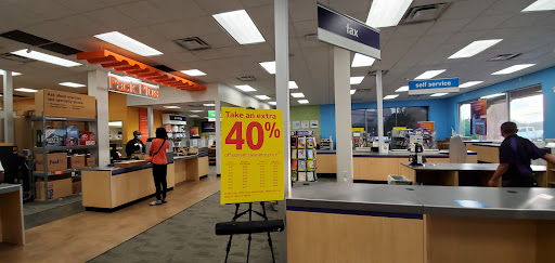 Print Shop «FedEx Office Print & Ship Center», reviews and photos, 2330 N Hwy 67, Florissant, MO 63033, USA