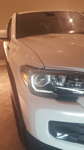 Toyota Dealer «Pauly Toyota», reviews and photos, 1035 S Illinois Rte 31, Crystal Lake, IL 60014, USA