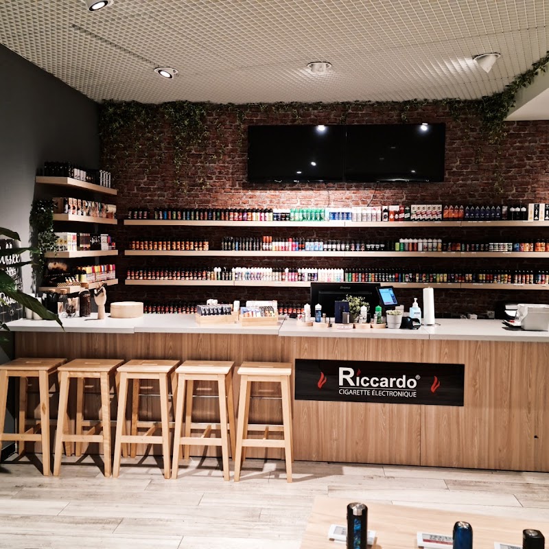 Riccardo E-Cigarette Store