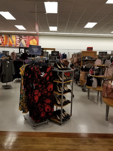 Department Store «T.J. Maxx & HomeGoods», reviews and photos, 715 E Dundee Rd, Palatine, IL 60074, USA