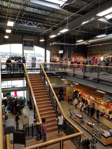 Camping Store «REI», reviews and photos, 22 Chapel View Blvd, Cranston, RI 02920, USA