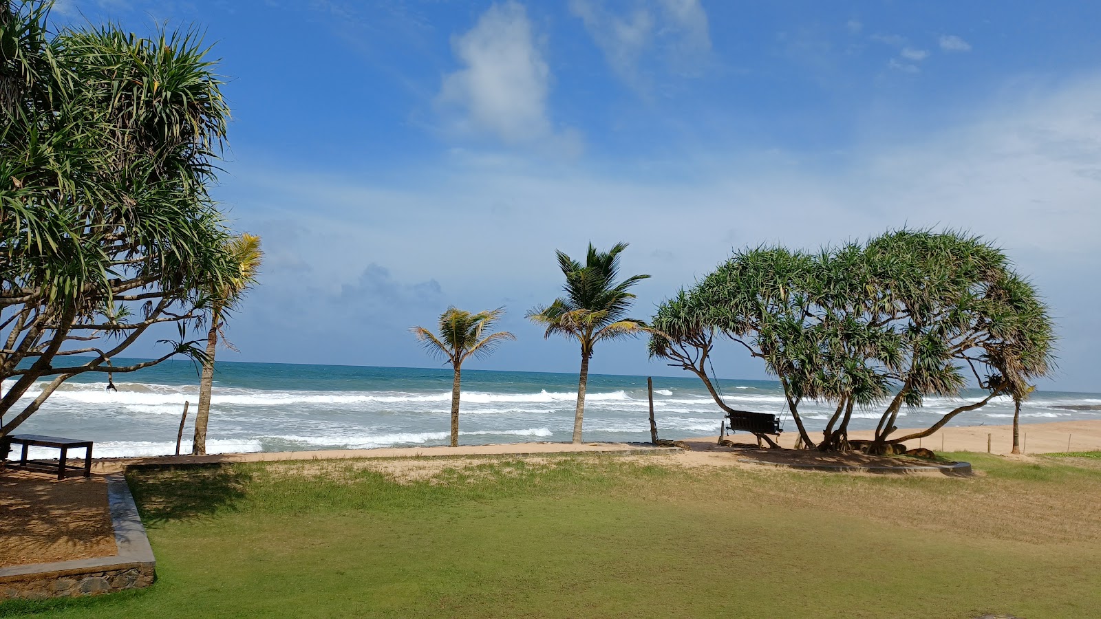 Foto de Kosgoda Beach - lugar popular entre os apreciadores de relaxamento