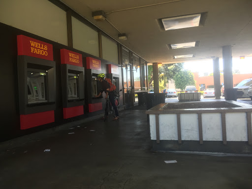 Bank «Wells Fargo Bank», reviews and photos