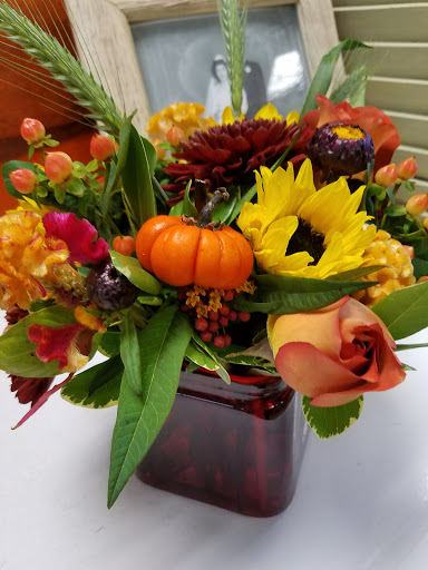 Florist «Wisteria Flower Shoppe, LLC», reviews and photos, 22 E Broadway, Derry, NH 03038, USA