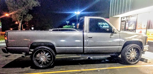 Auto Body Shop «Maaco Collision Repair & Auto Painting», reviews and photos, 15608 E 17th Ave, Aurora, CO 80011, USA