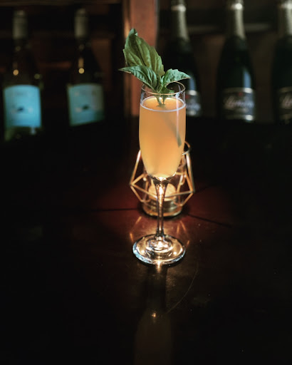 Wine Bar «District Wine», reviews and photos, 144 Linden Ave, Long Beach, CA 90802, USA