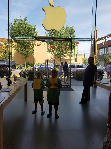 Computer Store «Apple Ridge Hill», reviews and photos, 143 Market Street, Yonkers, NY 10710, USA