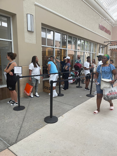 Clothing Store «Burberry Outlet», reviews and photos, 8200 Vineyard Dr, Orlando, FL 32821, USA