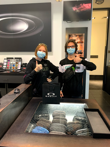 Sunglasses Store «Oakley Store», reviews and photos, 548 Brandon Town Center Dr, Brandon, FL 33511, USA