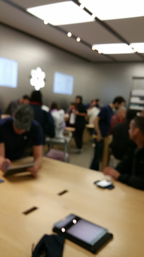 Computer Store «Apple Tacoma Mall», reviews and photos, 4502 S Steele St, Tacoma, WA 98409, USA