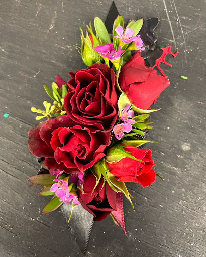 Florist «Bates Flowers by DZyne», reviews and photos, 813 4th Ave, Grinnell, IA 50112, USA