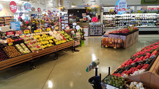 Grocery Store «Schnucks», reviews and photos, 1750 Bradford Ln, Normal, IL 61761, USA