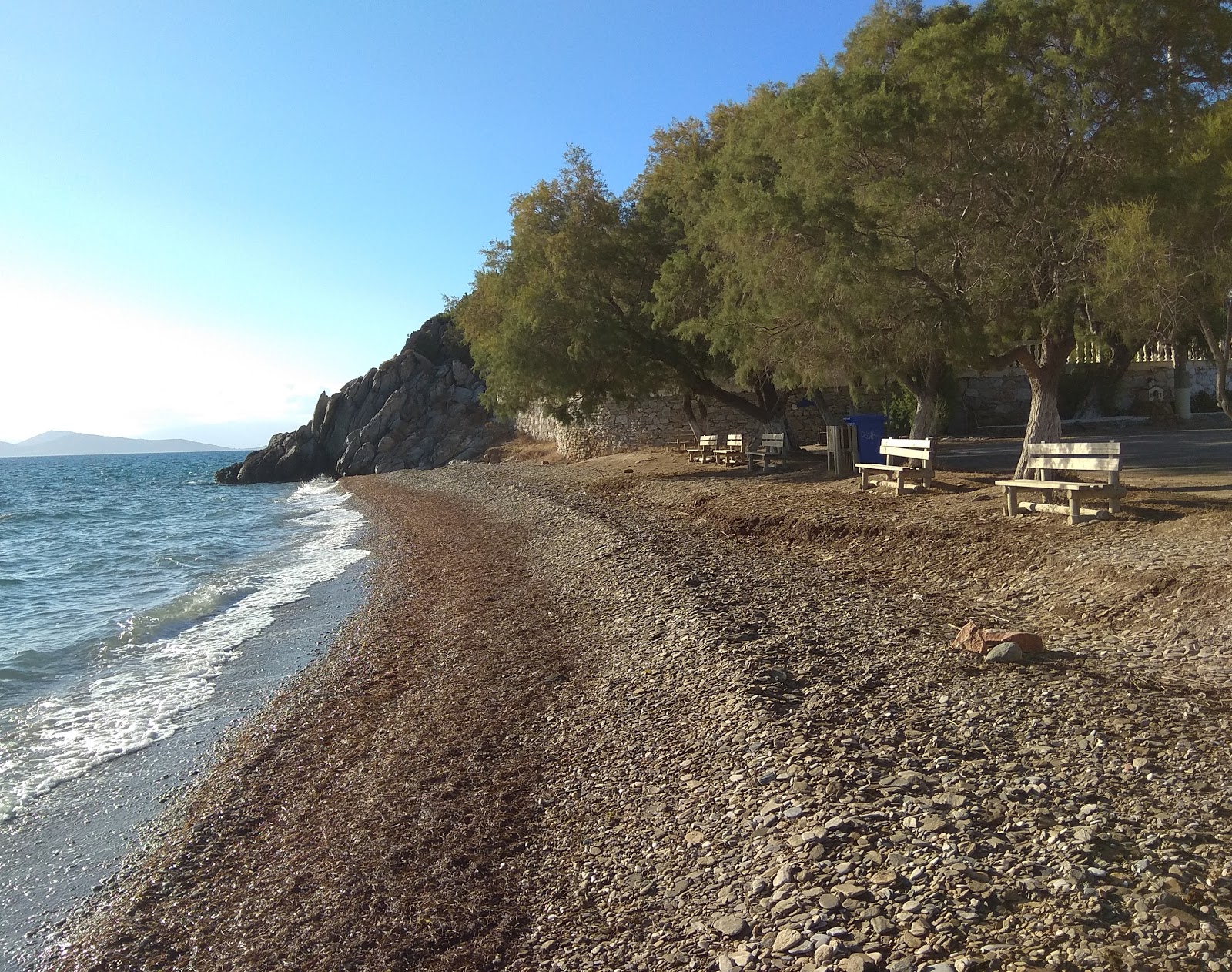 Photo de Sesi beach avec l'eau vert clair de surface