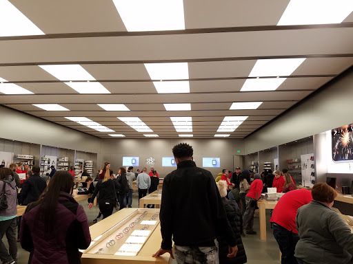 Computer Store «Apple Easton Town Center», reviews and photos, 4210 The Strand, Columbus, OH 43219, USA