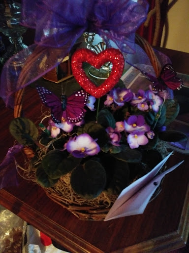 Florist «Colonial Florist», reviews and photos, 1843 S Main St, Akron, OH 44301, USA