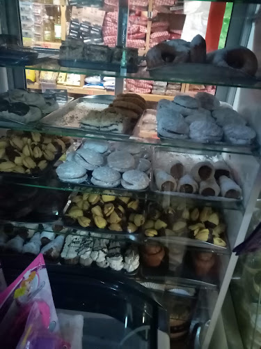 Opiniones de Panadería y pastelería Magaly en San Clemente - Tienda de ultramarinos