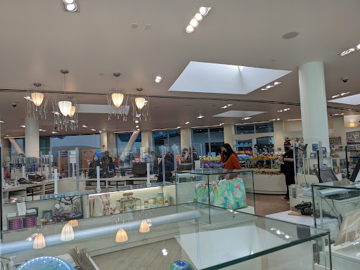 Gift Shop «Pacific Collections Gift Shop», reviews and photos, 100 Aquarium Way, Long Beach, CA 90802, USA