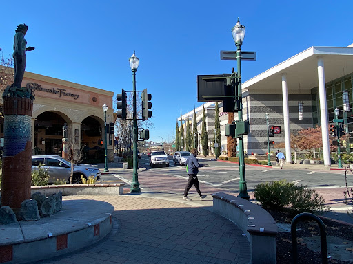 Plaza Escuela image