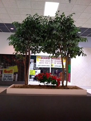 Shopping Mall «Sun-Vet Mall», reviews and photos, 5801 Sunrise Hwy, Holbrook, NY 11741, USA